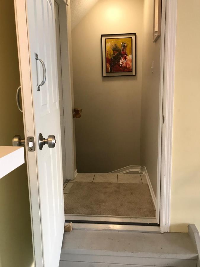 Self Check-In Spacious Apartment With Full Kitchen Οττάβα Εξωτερικό φωτογραφία